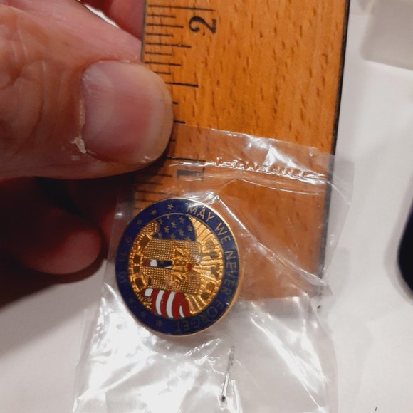 FBI DEPARTMENT OF JUSTICE 1.75" CHALLENGE COIN & FBI DOJ .75" LAPEL~ HAT PIN - Picture 9 of 9